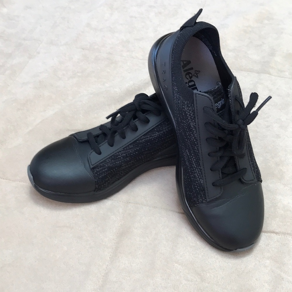 BRAND NEW! Alegria TRAQ Qest walking shoes black